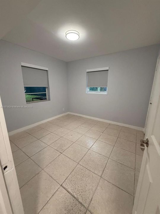 Недавно арендовано: $3,200 (5 спален, 2 ванн, 1329 Квадратных фут)