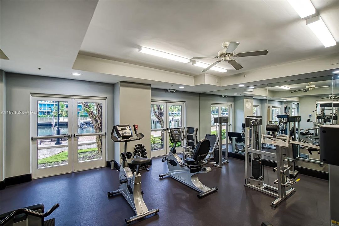 For Sale: $380,000 (2 beds, 2 baths, 1171 Square Feet)