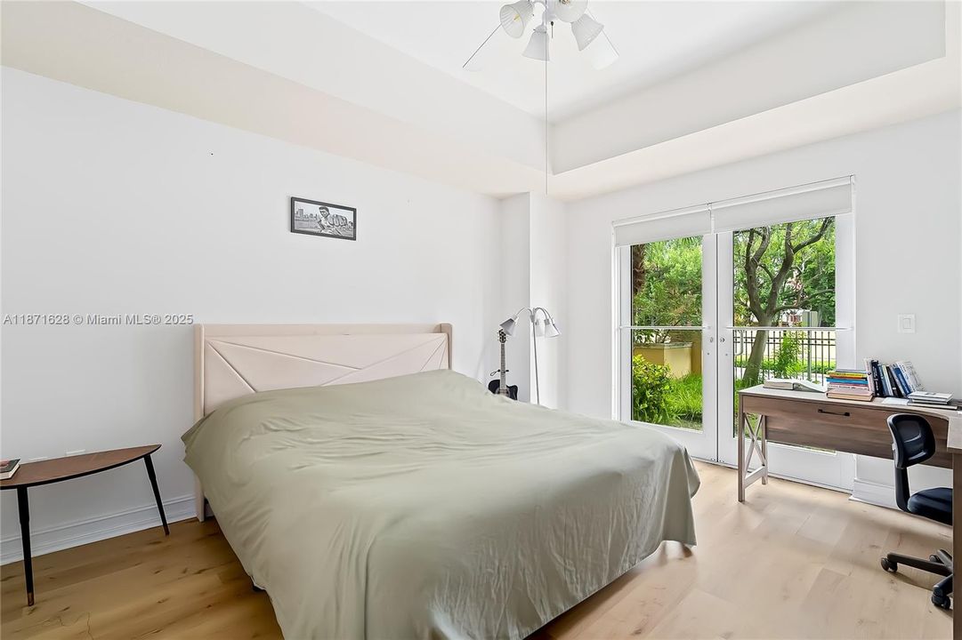 For Sale: $380,000 (2 beds, 2 baths, 1171 Square Feet)