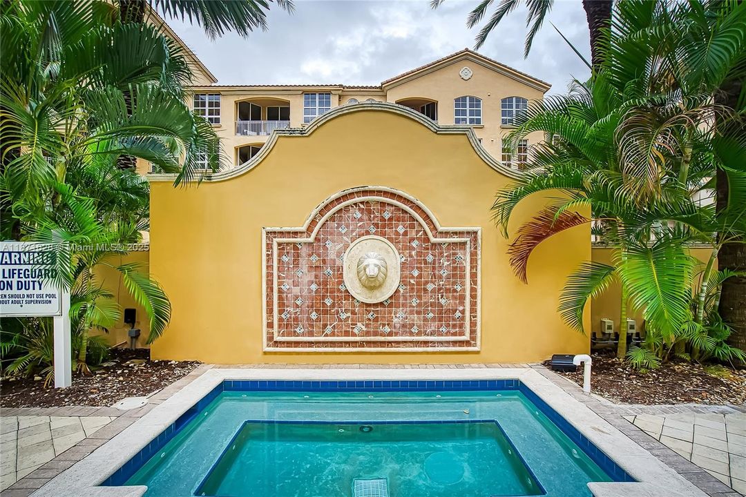 For Sale: $380,000 (2 beds, 2 baths, 1171 Square Feet)