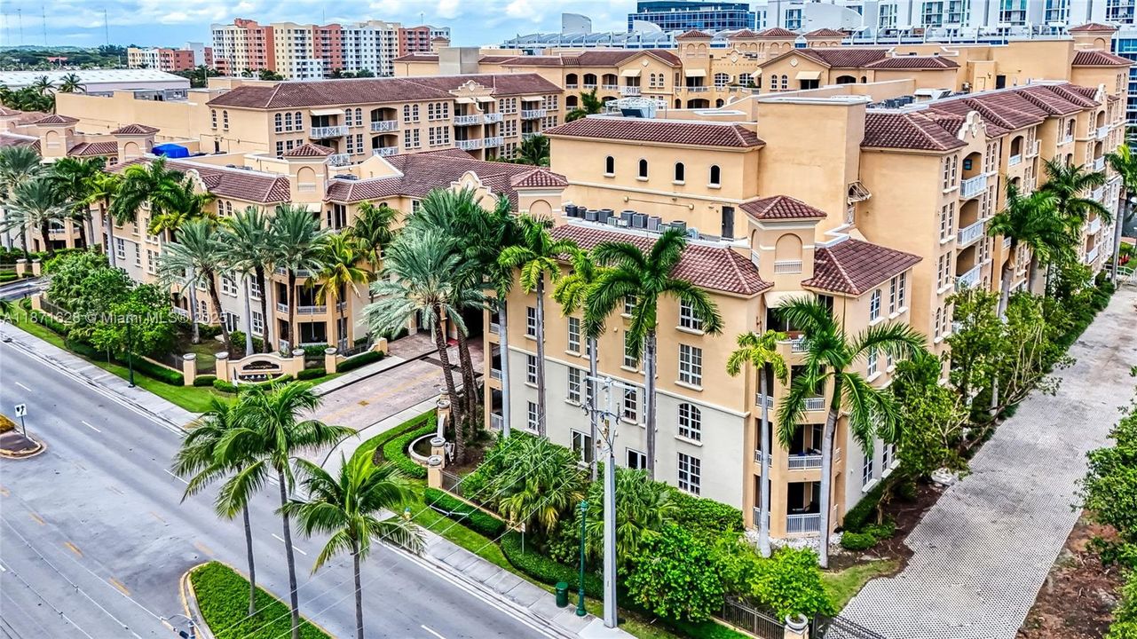 For Sale: $380,000 (2 beds, 2 baths, 1171 Square Feet)