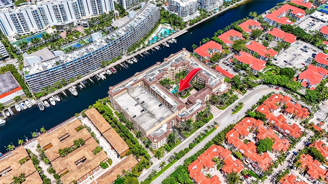 For Sale: $380,000 (2 beds, 2 baths, 1171 Square Feet)