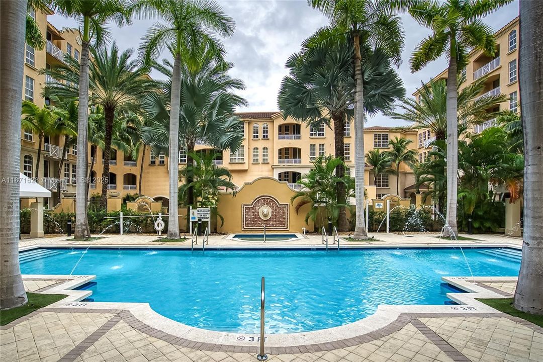 For Sale: $380,000 (2 beds, 2 baths, 1171 Square Feet)