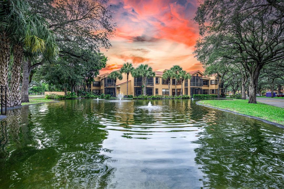 待售: $247,000 (1 贝兹, 1 浴室, 640 平方英尺)