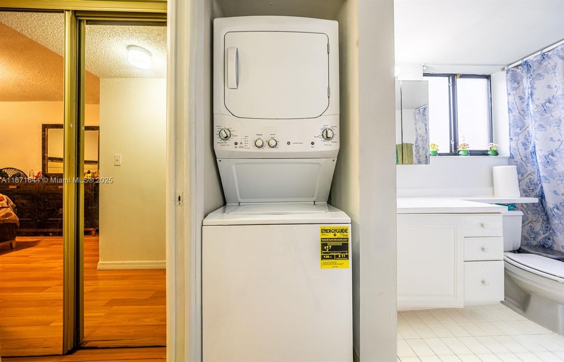 待售: $247,000 (1 贝兹, 1 浴室, 640 平方英尺)