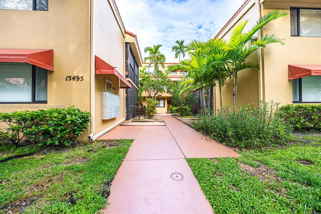 待售: $247,000 (1 贝兹, 1 浴室, 640 平方英尺)