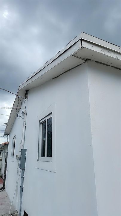 Activo con contrato: $3,200 (3 camas, 2 baños, 1326 Pies cuadrados)