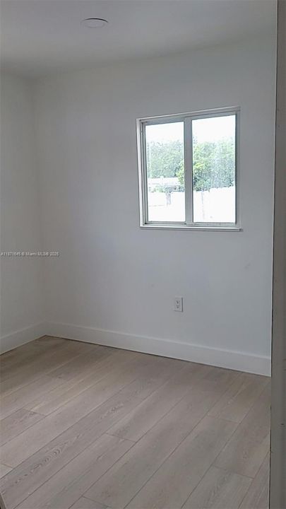 Activo con contrato: $3,200 (3 camas, 2 baños, 1326 Pies cuadrados)