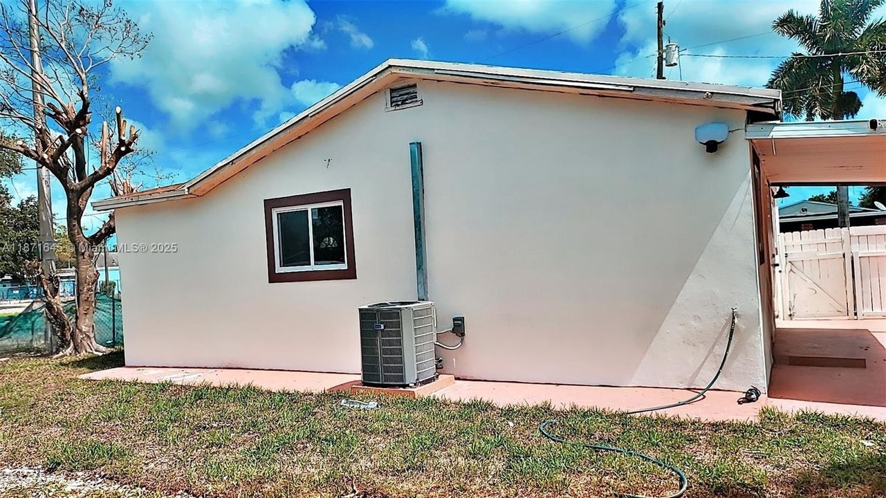 Activo con contrato: $3,200 (3 camas, 2 baños, 1326 Pies cuadrados)