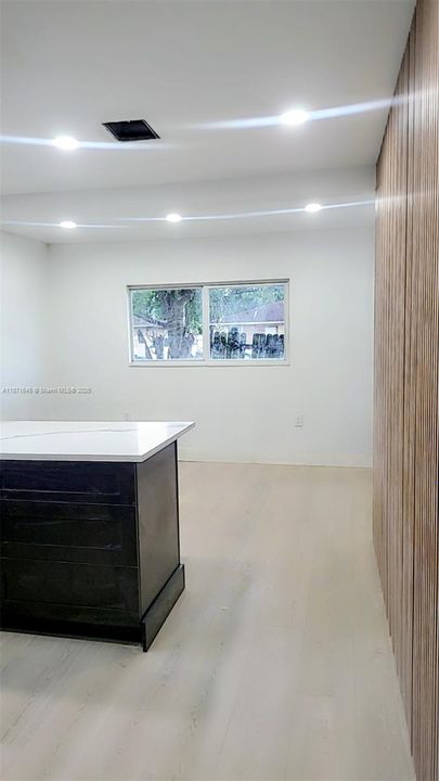 Activo con contrato: $3,200 (3 camas, 2 baños, 1326 Pies cuadrados)