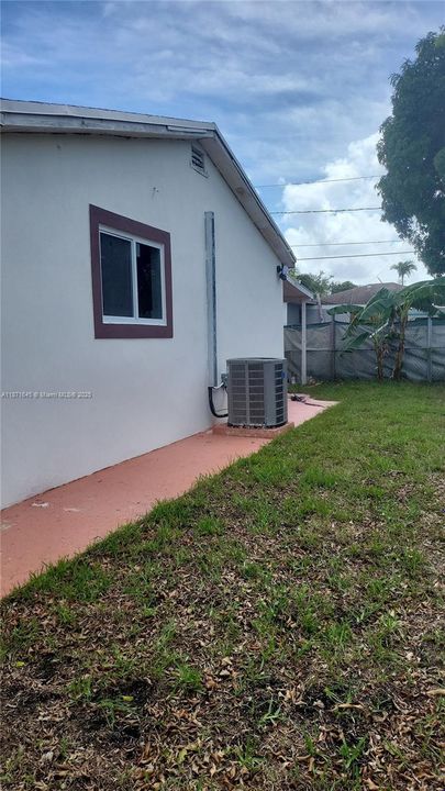 Activo con contrato: $3,200 (3 camas, 2 baños, 1326 Pies cuadrados)