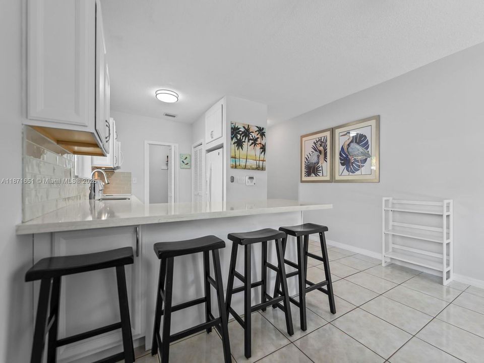 Recientemente alquilado: $3,350 (3 camas, 2 baños, 1520 Pies cuadrados)