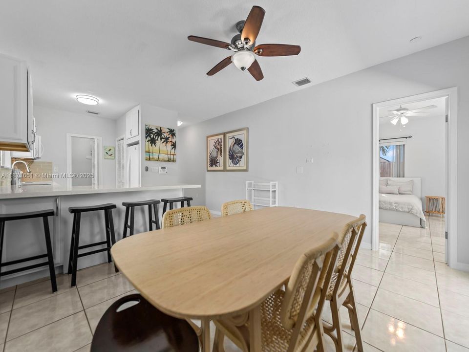 Recientemente alquilado: $3,350 (3 camas, 2 baños, 1520 Pies cuadrados)