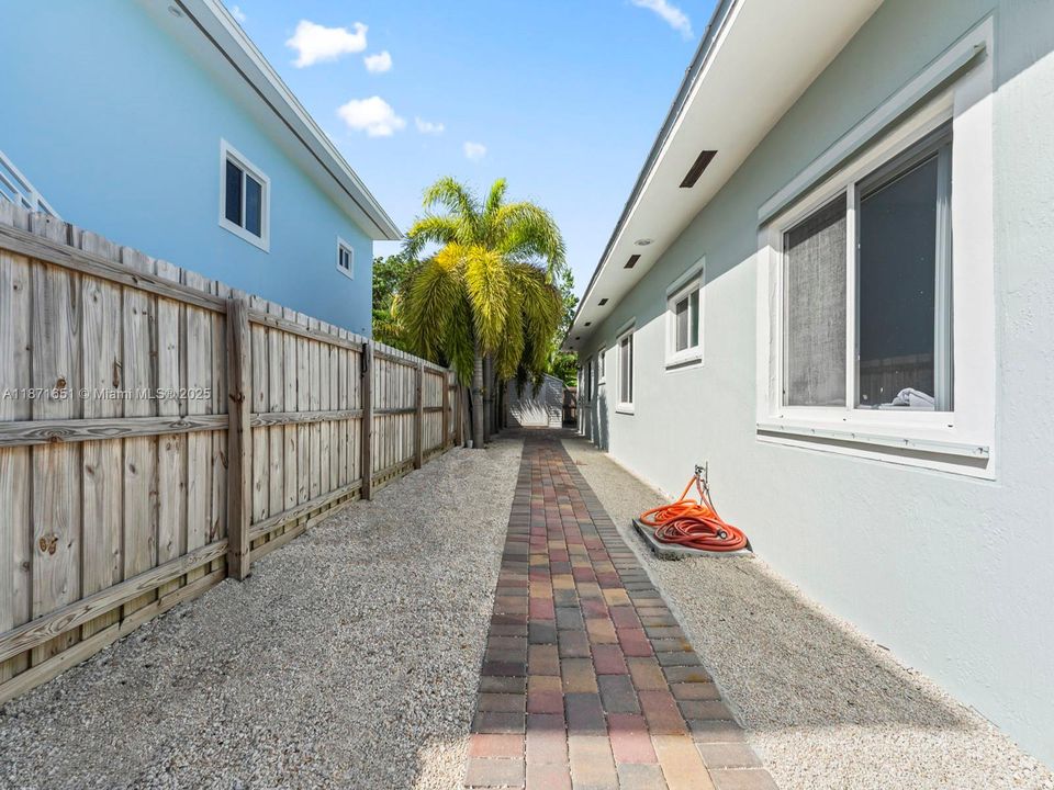 Recientemente alquilado: $3,350 (3 camas, 2 baños, 1520 Pies cuadrados)