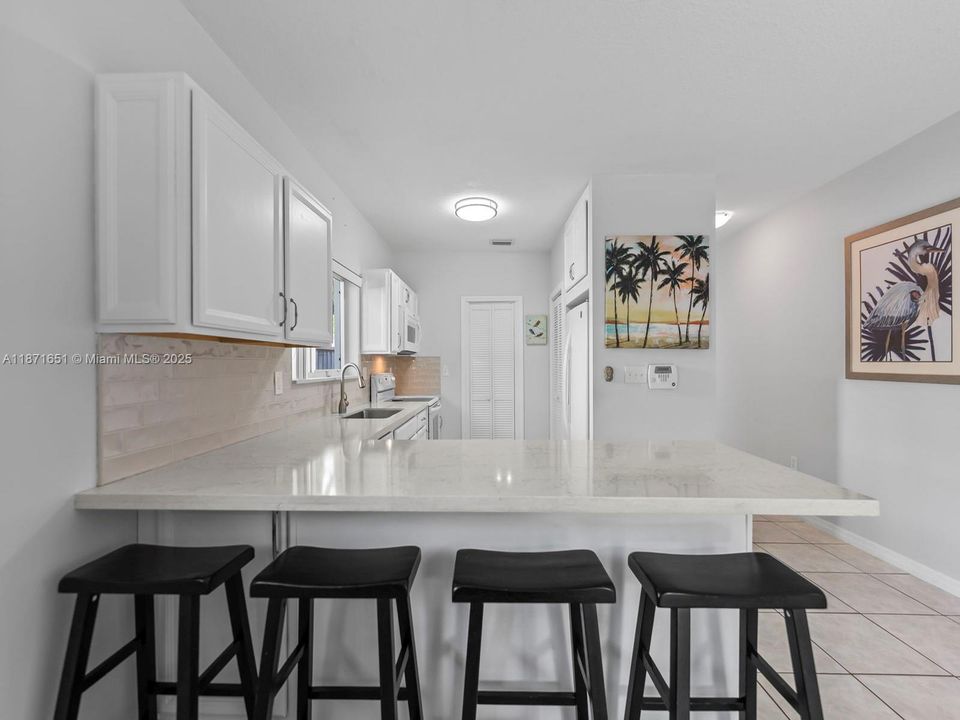 Recientemente alquilado: $3,350 (3 camas, 2 baños, 1520 Pies cuadrados)