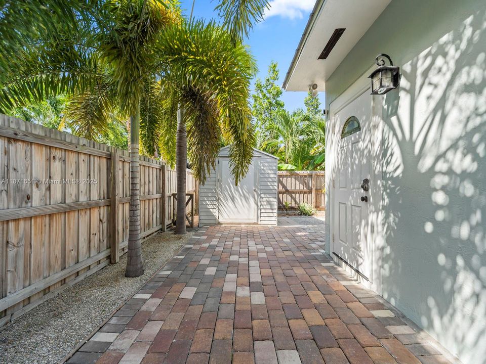 Recientemente alquilado: $3,350 (3 camas, 2 baños, 1520 Pies cuadrados)