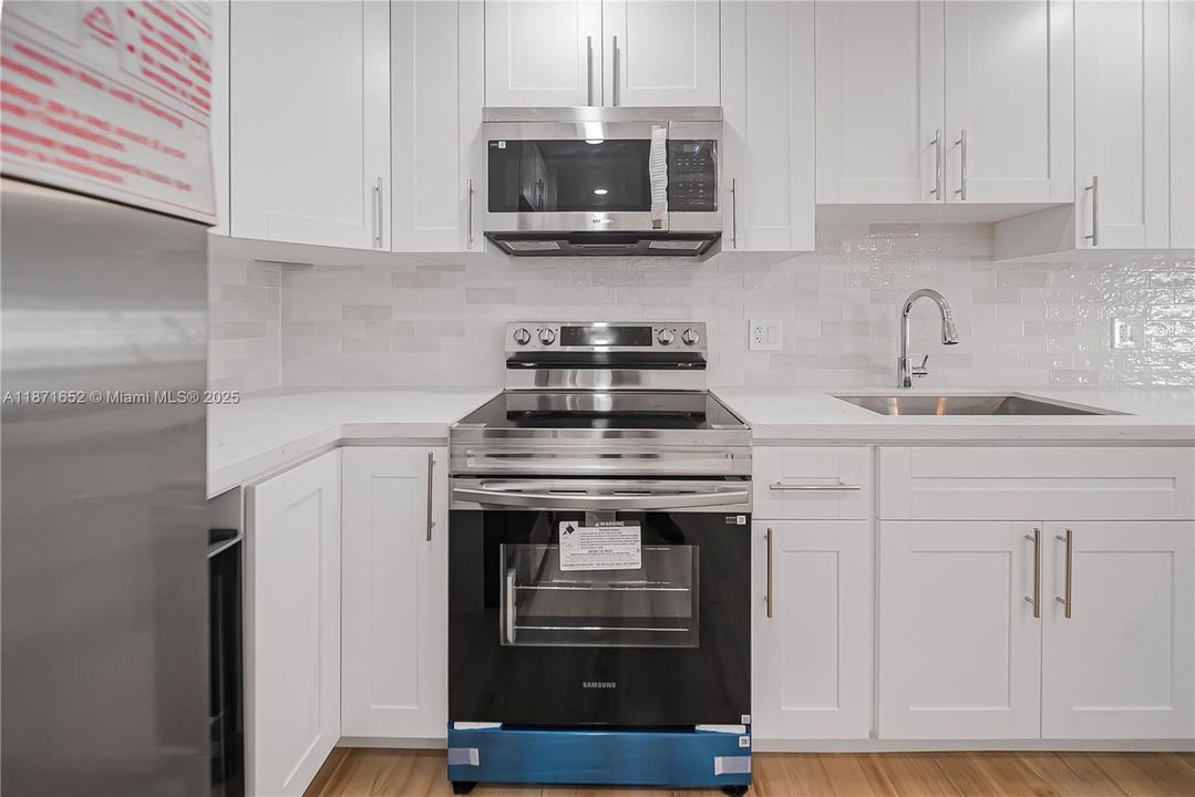 For Sale: $399,999 (3 beds, 2 baths, 1624 Square Feet)