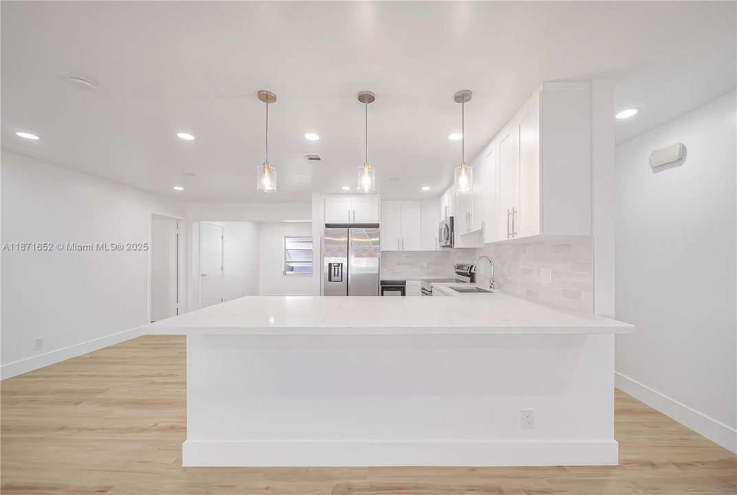 For Sale: $399,999 (3 beds, 2 baths, 1624 Square Feet)