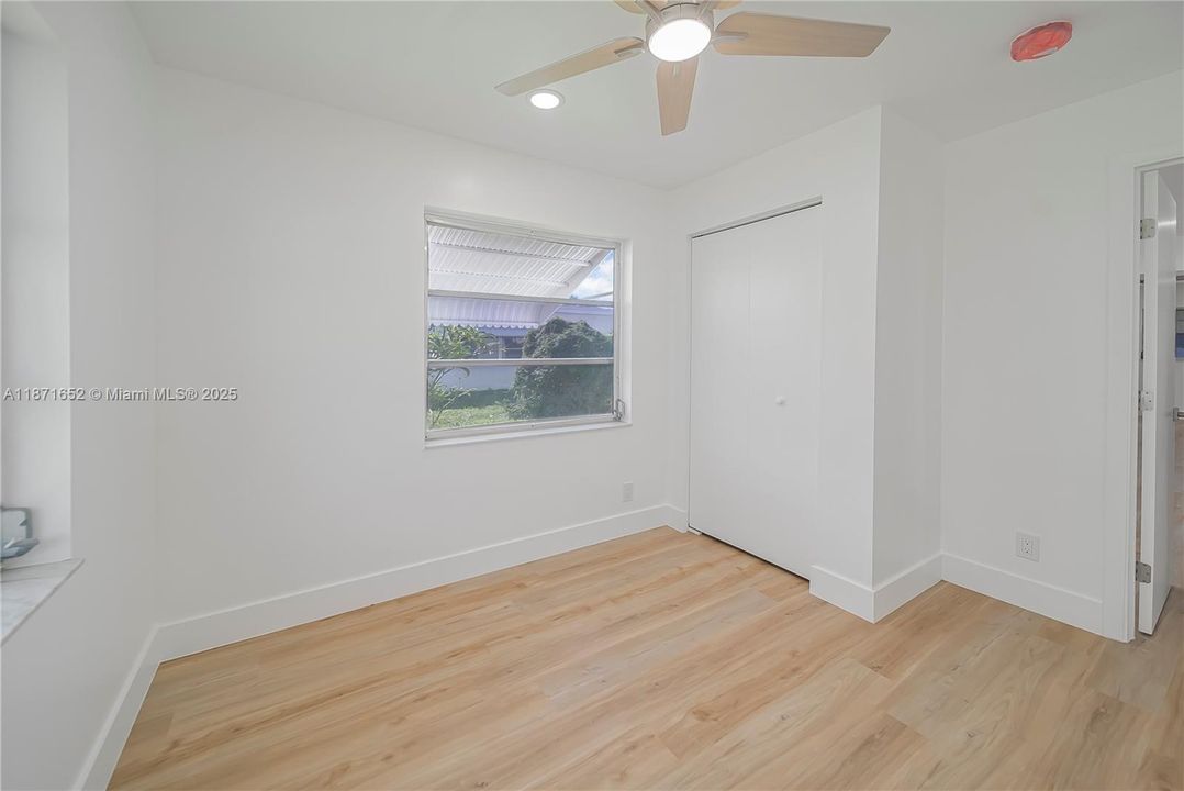 For Sale: $399,999 (3 beds, 2 baths, 1624 Square Feet)