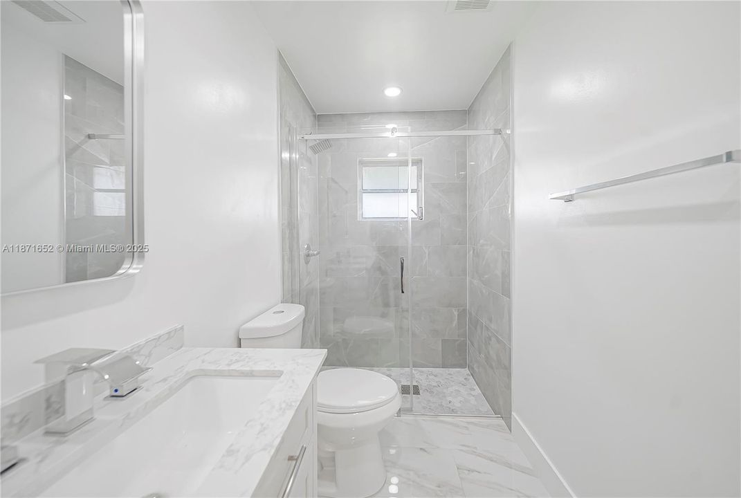 For Sale: $399,999 (3 beds, 2 baths, 1624 Square Feet)