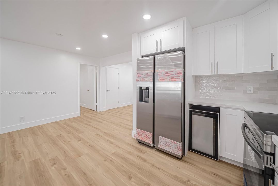 For Sale: $399,999 (3 beds, 2 baths, 1624 Square Feet)