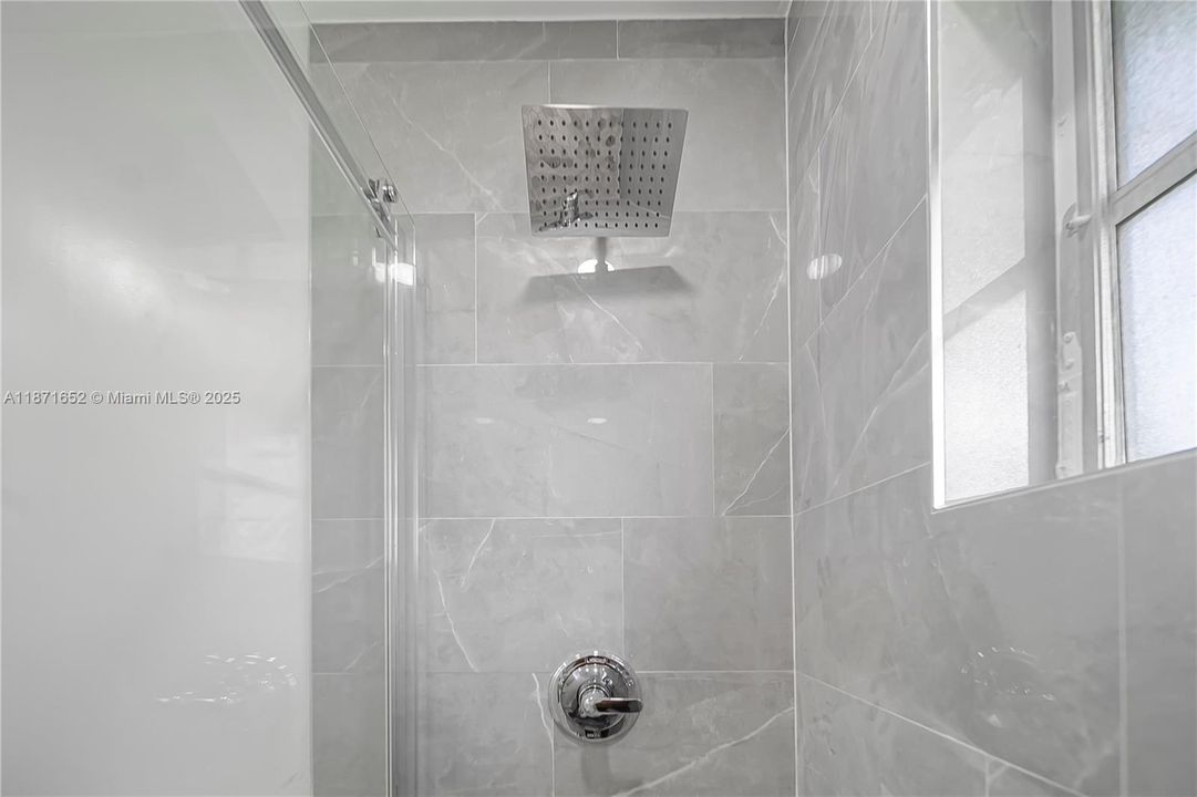 For Sale: $399,999 (3 beds, 2 baths, 1624 Square Feet)