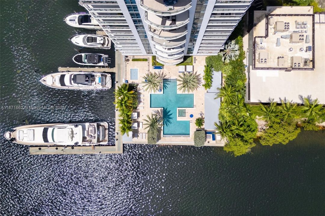 For Sale: $2,495,000 (3 beds, 3 baths, 2219 Square Feet)