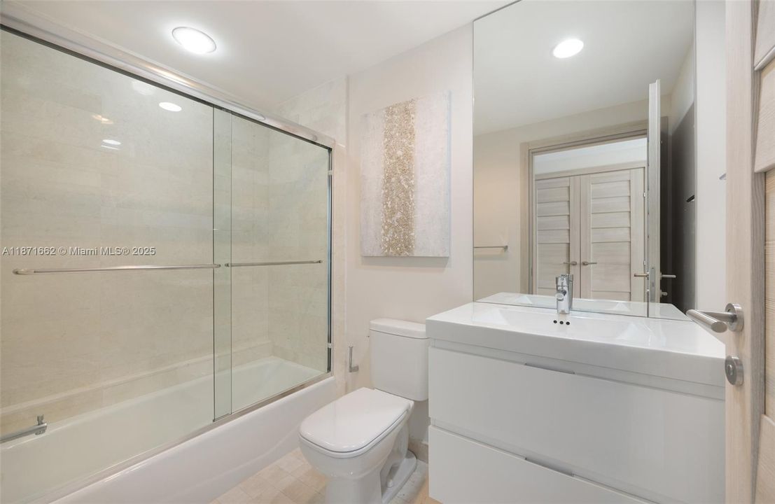 For Sale: $2,495,000 (3 beds, 3 baths, 2219 Square Feet)