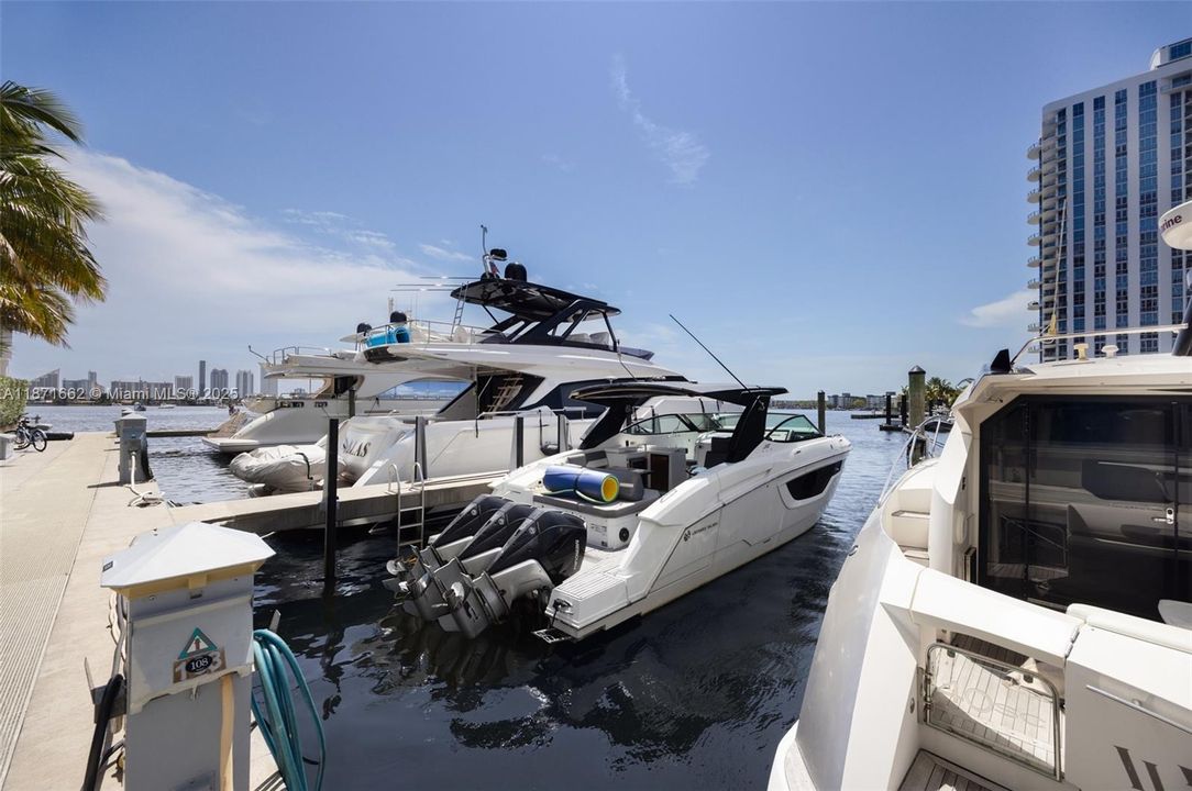 For Sale: $2,495,000 (3 beds, 3 baths, 2219 Square Feet)