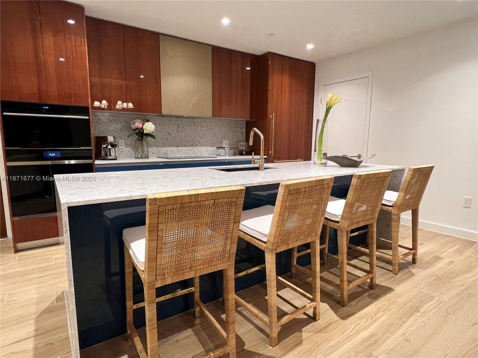 En Venta: $5,950,000 (3 camas, 3 baños, 2058 Pies cuadrados)