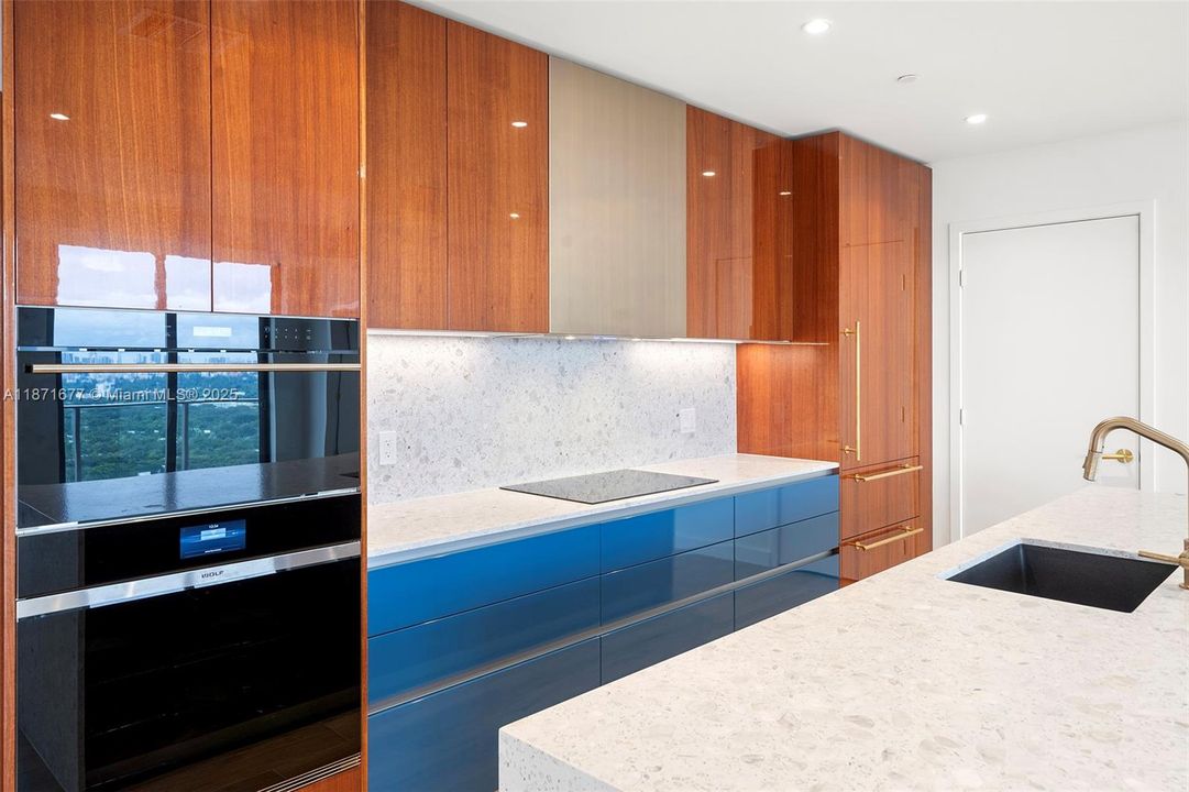 En Venta: $5,950,000 (3 camas, 3 baños, 2058 Pies cuadrados)