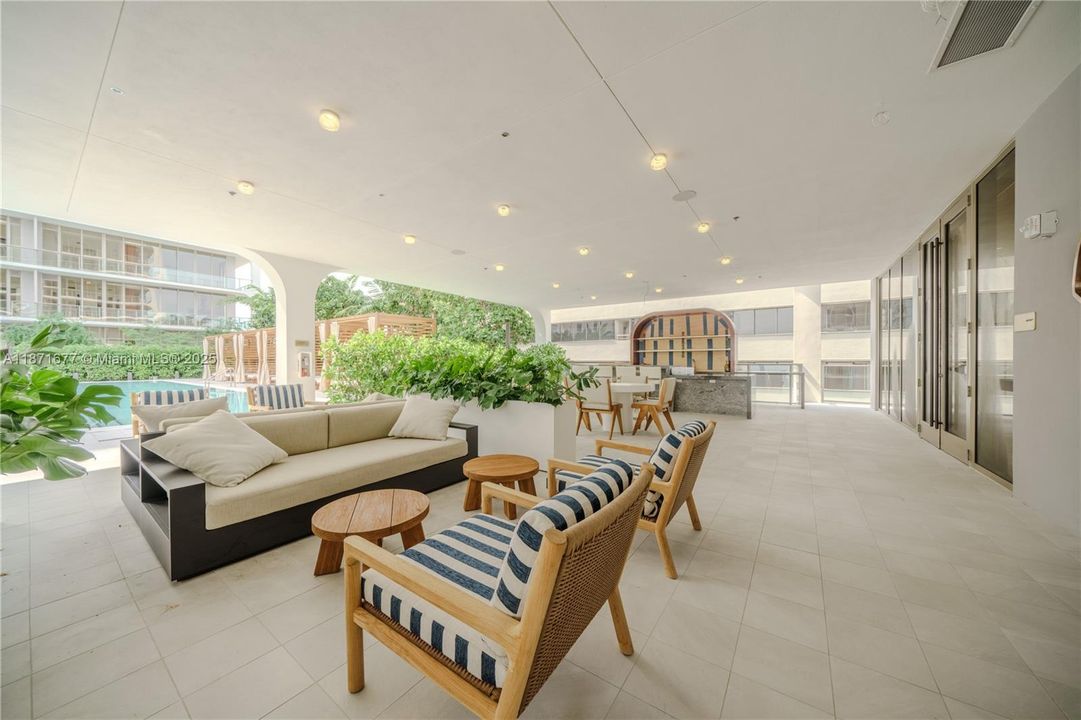 En Venta: $5,950,000 (3 camas, 3 baños, 2058 Pies cuadrados)