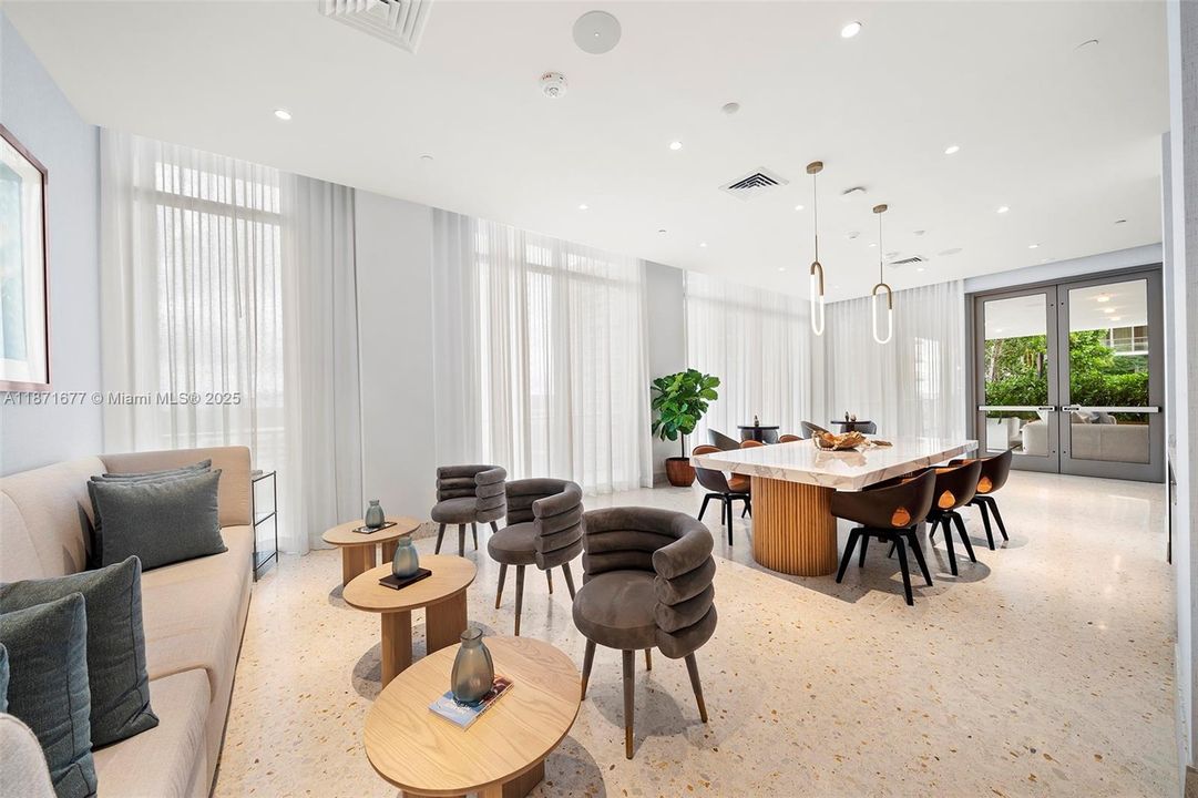 En Venta: $5,950,000 (3 camas, 3 baños, 2058 Pies cuadrados)