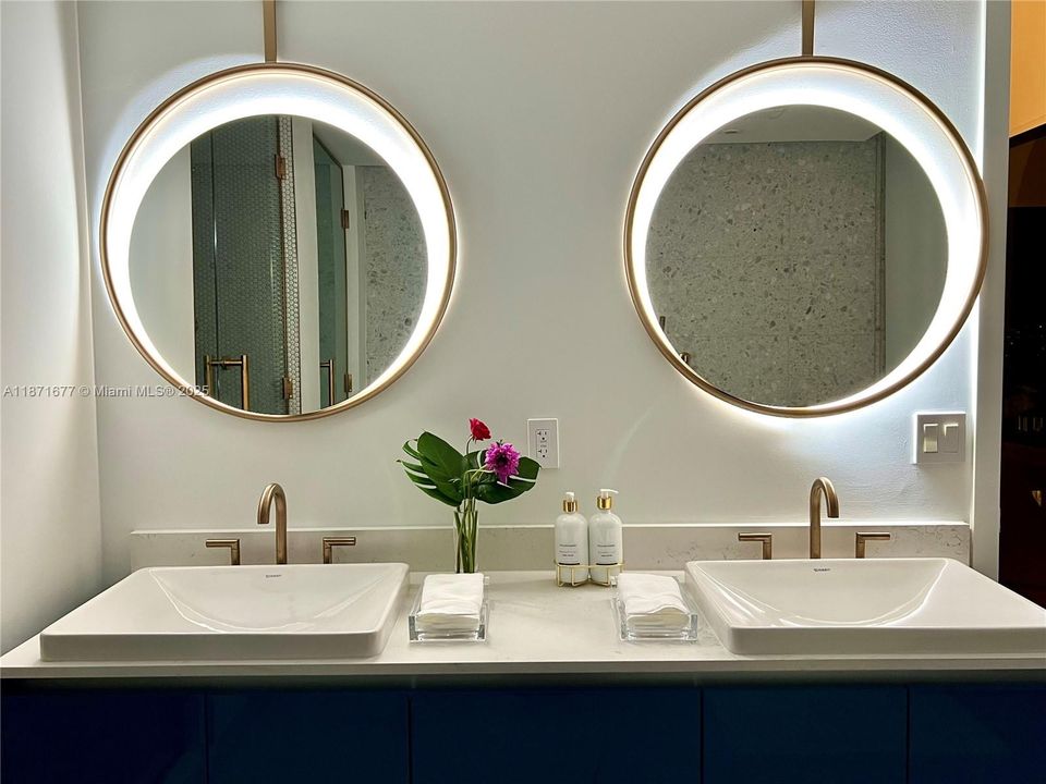 En Venta: $5,950,000 (3 camas, 3 baños, 2058 Pies cuadrados)