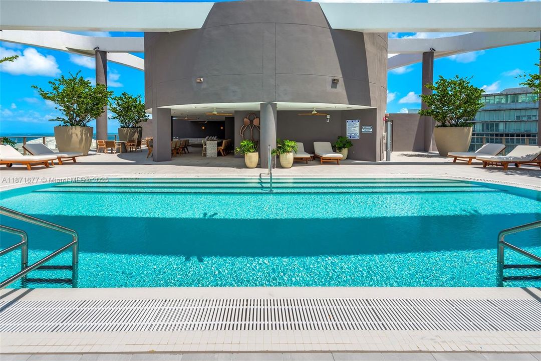 En Venta: $5,950,000 (3 camas, 3 baños, 2058 Pies cuadrados)