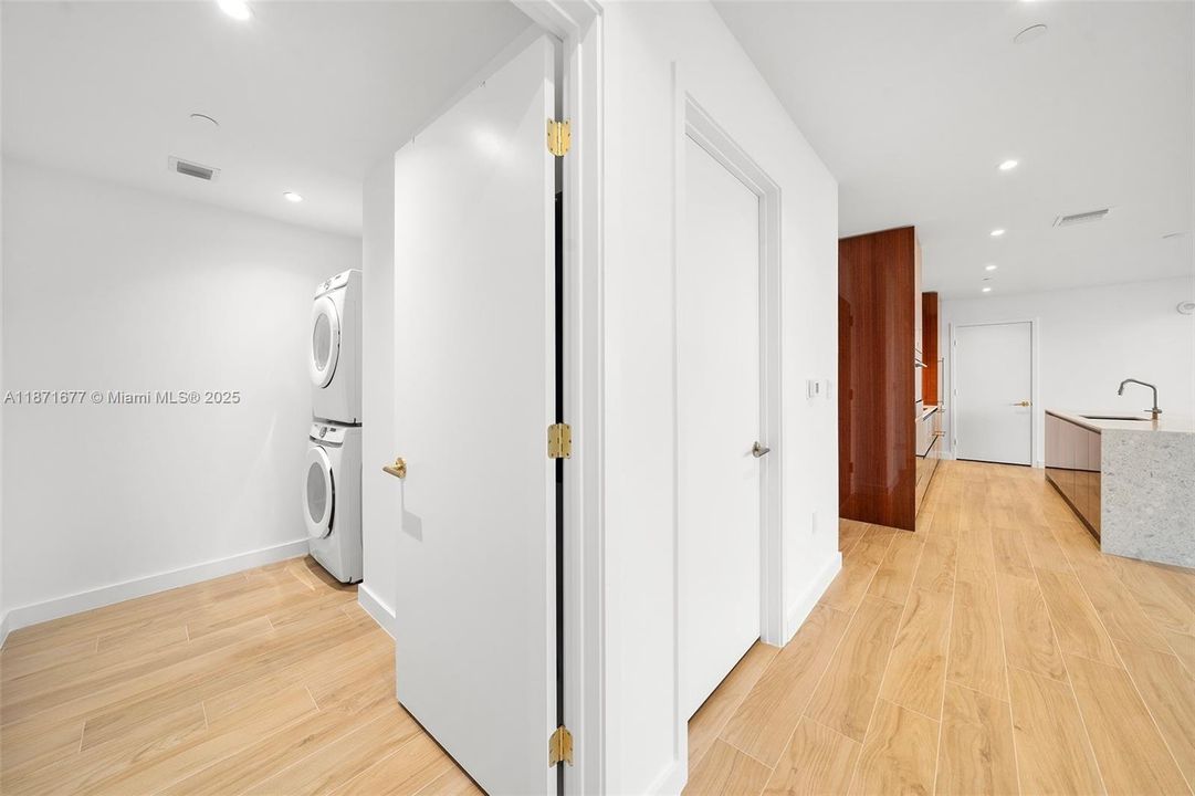 En Venta: $5,950,000 (3 camas, 3 baños, 2058 Pies cuadrados)