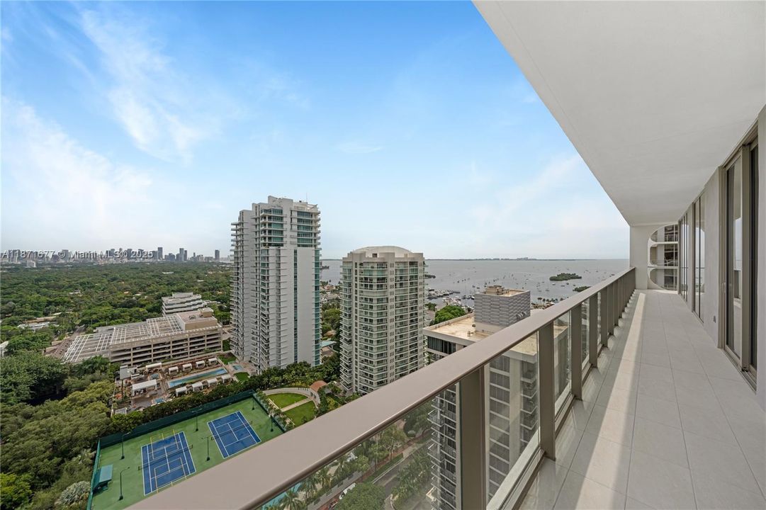 En Venta: $5,950,000 (3 camas, 3 baños, 2058 Pies cuadrados)