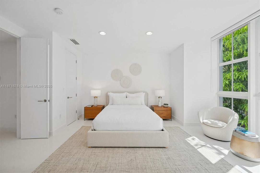 Active With Contract: $3,400,000 (4 beds, 4 baths, 3771 Square Feet)