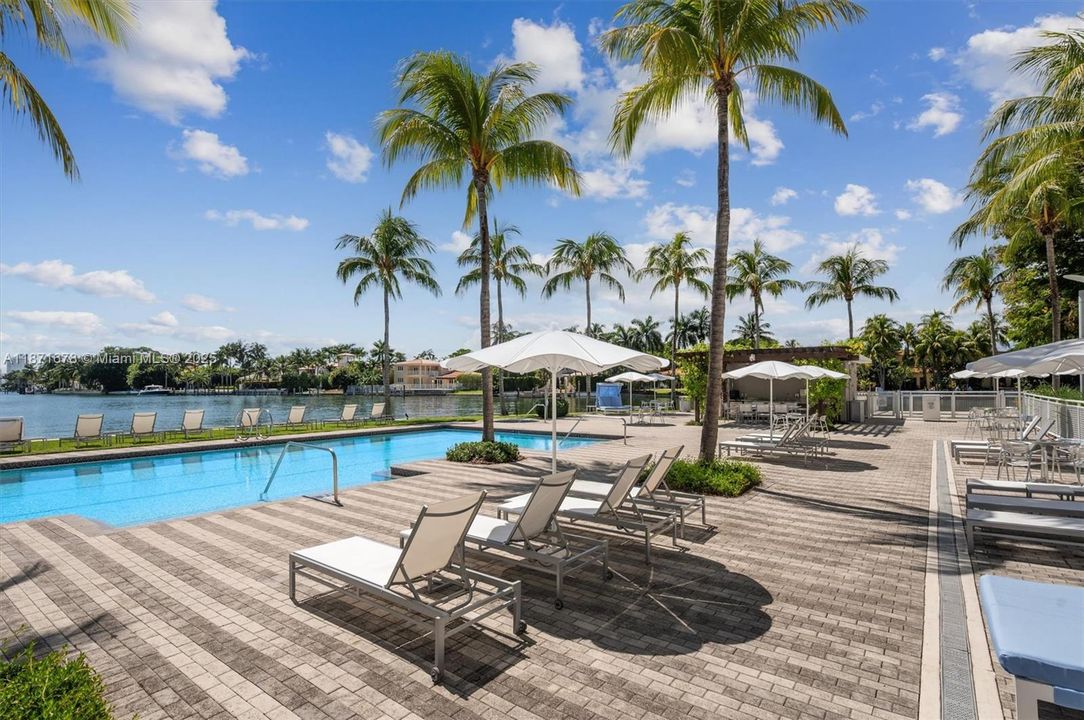 Active With Contract: $3,400,000 (4 beds, 4 baths, 3771 Square Feet)