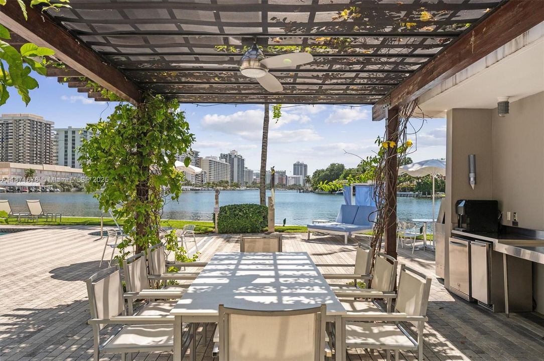 Active With Contract: $3,400,000 (4 beds, 4 baths, 3771 Square Feet)