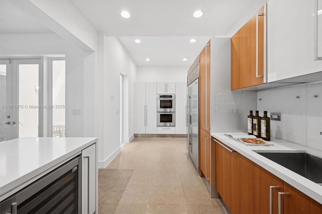 Active With Contract: $3,400,000 (4 beds, 4 baths, 3771 Square Feet)