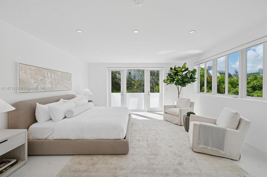 Active With Contract: $3,400,000 (4 beds, 4 baths, 3771 Square Feet)