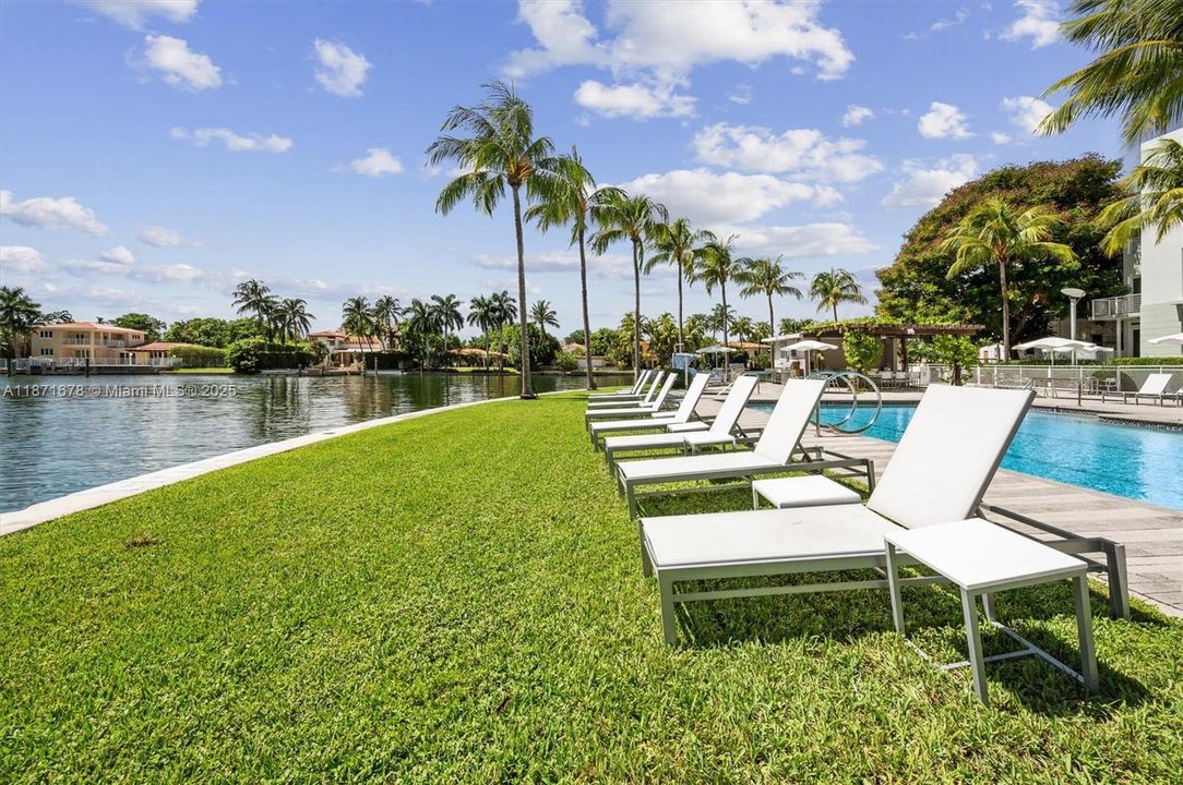 Active With Contract: $3,400,000 (4 beds, 4 baths, 3771 Square Feet)