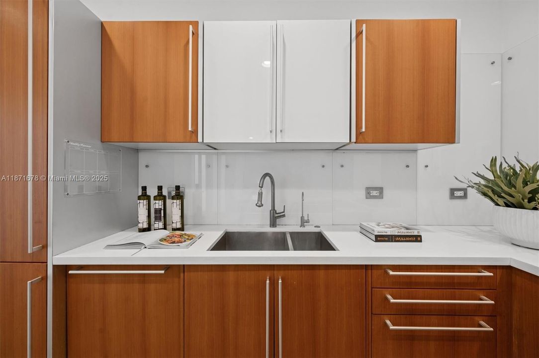 Active With Contract: $3,400,000 (4 beds, 4 baths, 3771 Square Feet)