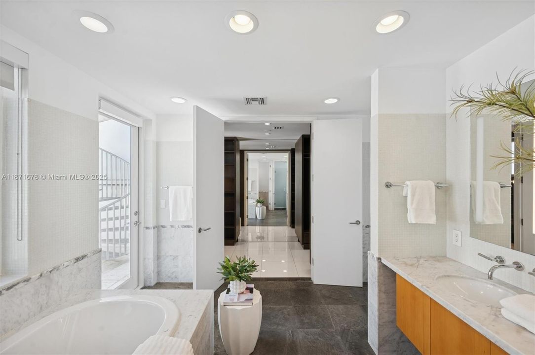 Active With Contract: $3,400,000 (4 beds, 4 baths, 3771 Square Feet)