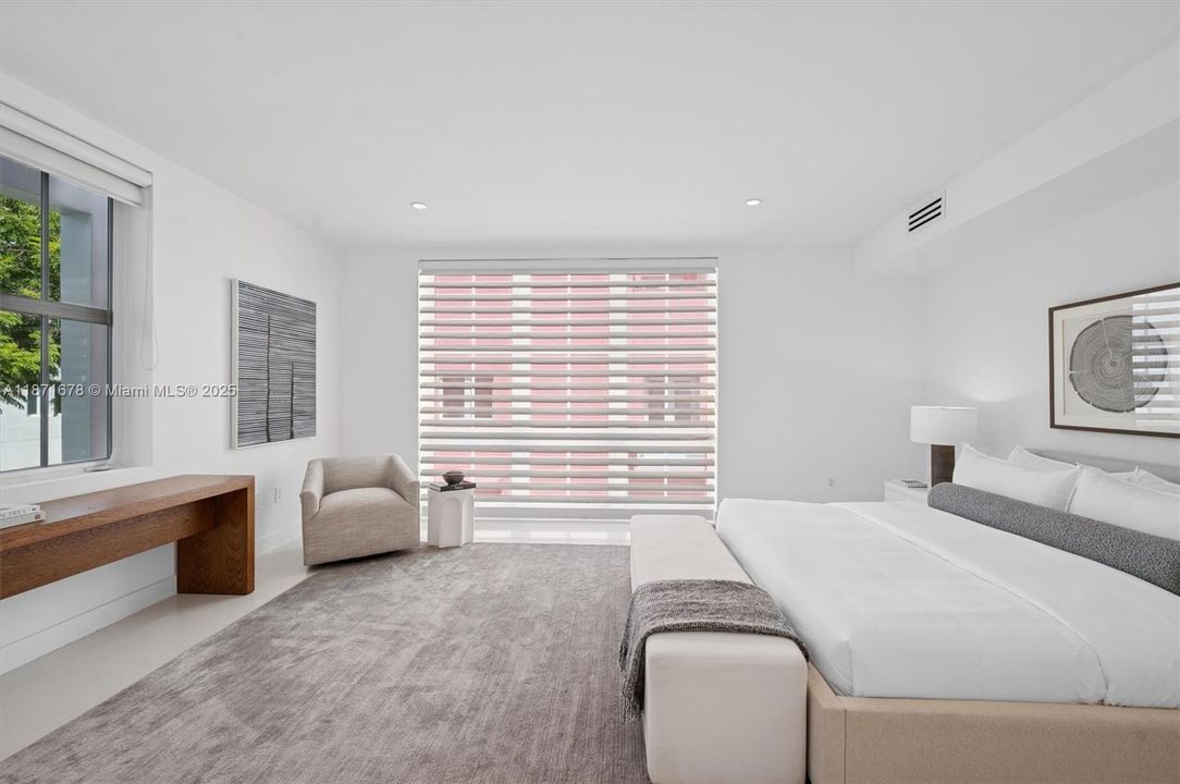 Active With Contract: $3,400,000 (4 beds, 4 baths, 3771 Square Feet)