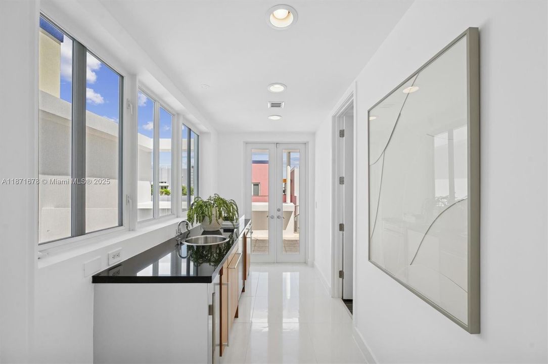 Active With Contract: $3,400,000 (4 beds, 4 baths, 3771 Square Feet)