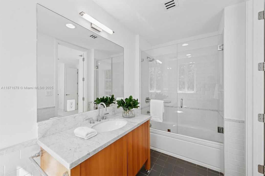 Active With Contract: $3,400,000 (4 beds, 4 baths, 3771 Square Feet)