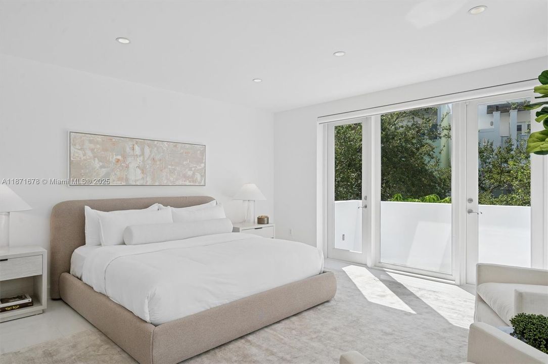 Active With Contract: $3,400,000 (4 beds, 4 baths, 3771 Square Feet)