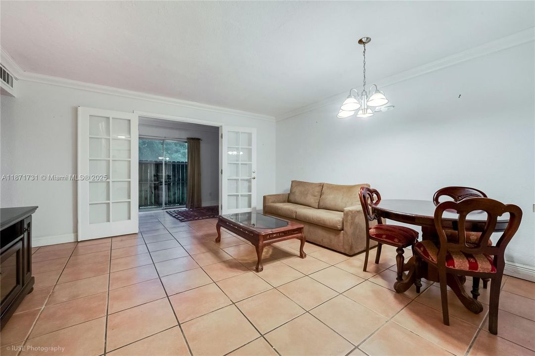 Recently Sold: $210,000 (1 beds, 1 baths, 760 Square Feet)